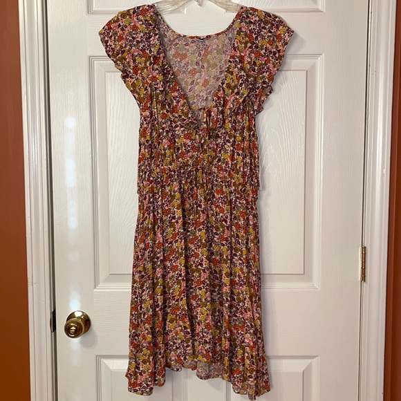 Old Navy Dresses & Skirts - NWT Old navy medium floral summer dress